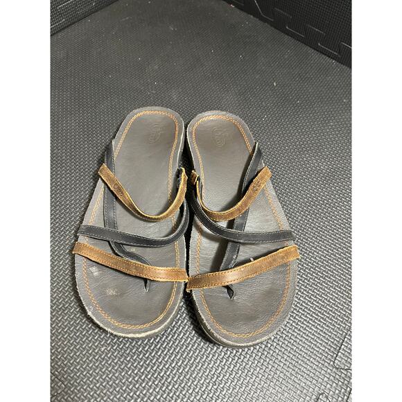 Chaco Cordova Strappy Leather Sandals Womens 8 Flip Flop Slides Outdoor Hiking - Picture 2 of 6